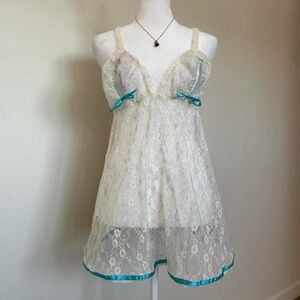Victoria’s Secret Sexy little things 2007 White Lace Dress Blue Peekaboo Cups